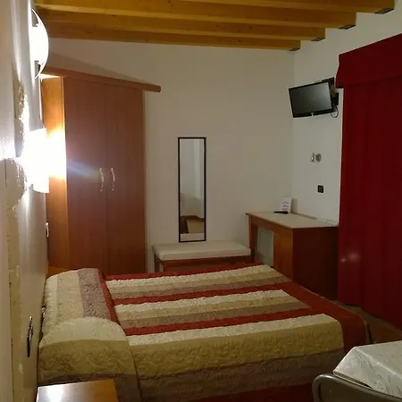 Elvira Miniscalchi Maison d'hôtes *