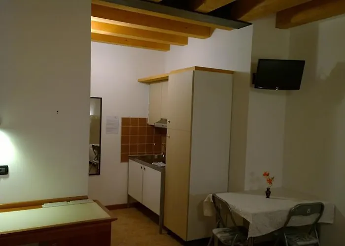 Elvira Miniscalchi بيت ضيافة *